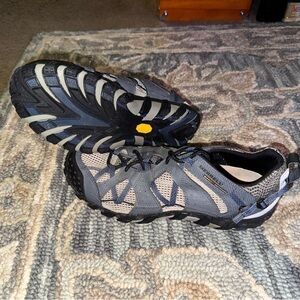 Merrell Men's Black and Gray Athletic Shoes NWOT